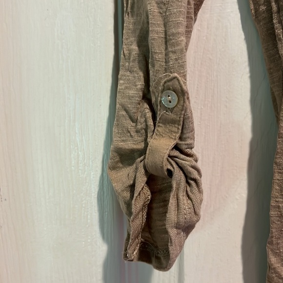 Zara basic long sleeve Henley - Picture 2 of 3